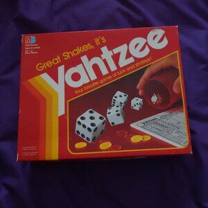 Vintage 1991 Milton Bradley Yahtzee  950 Ages 8 to Adult For 1 or More Players